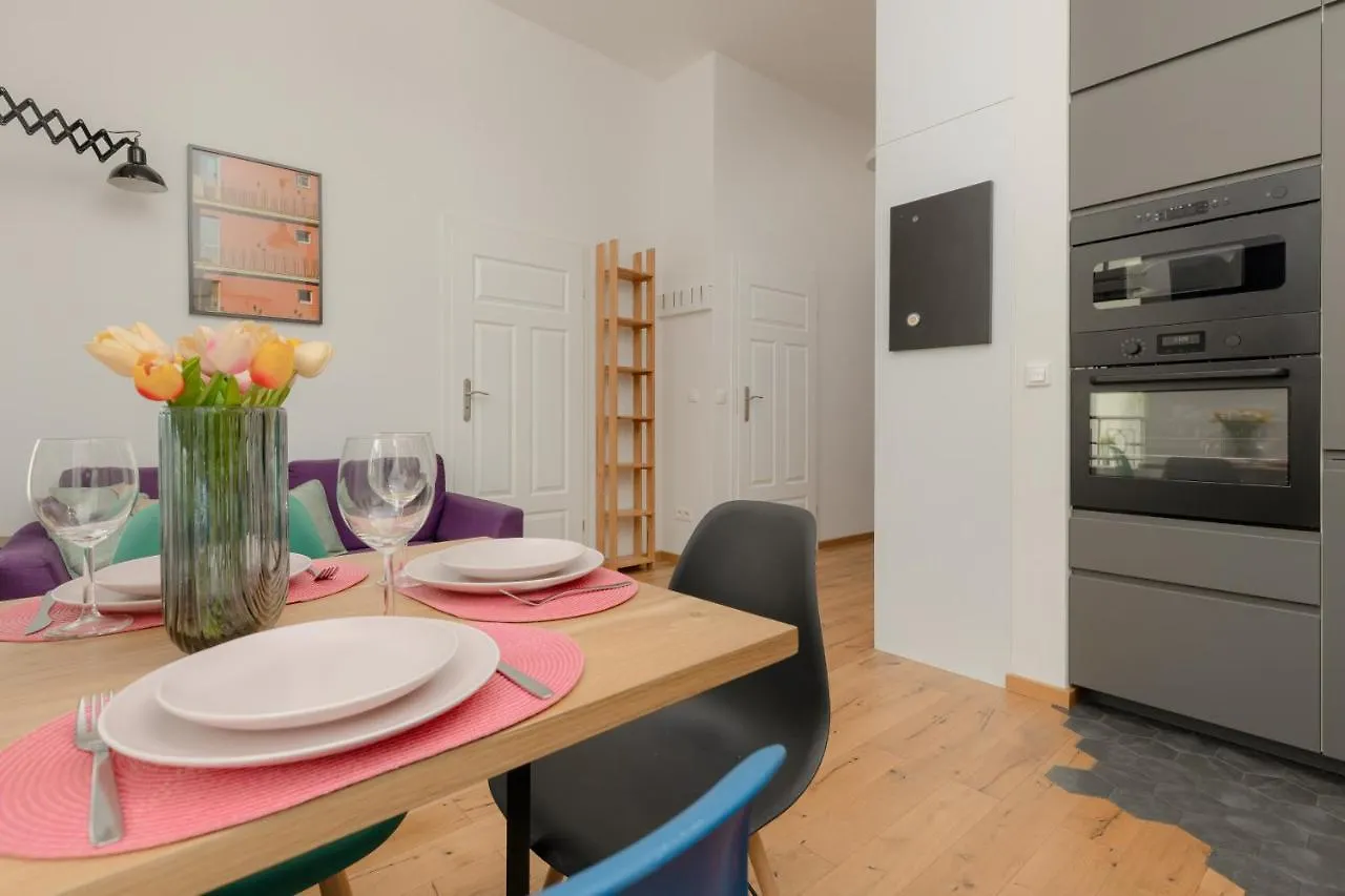 Apartment With Balcony Warsaw'S Praga By Noclegi Renters 0*, Warschau